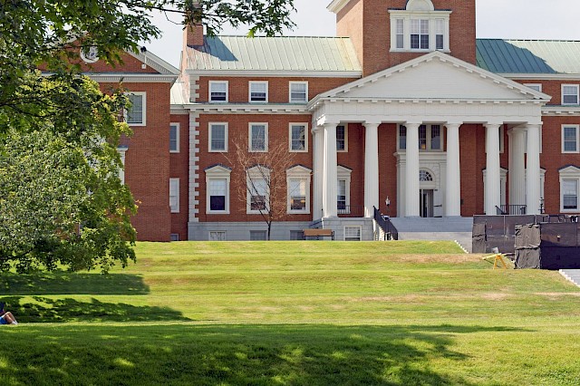 colby college building